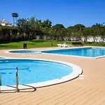 Olhos De Agua Ii Апартаменти