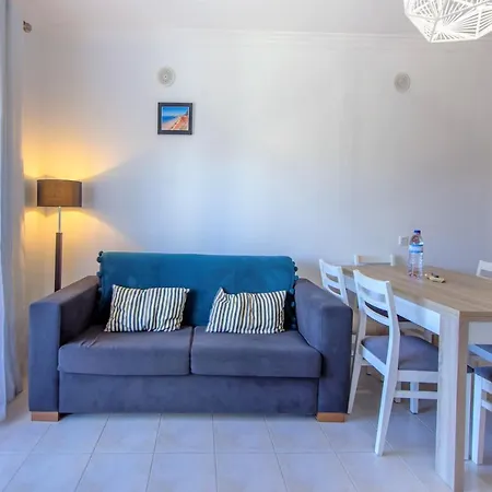 アパート Olhos De Agua Ii